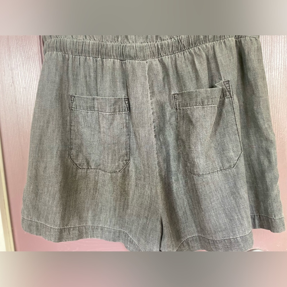 DEX gray chambray romper. Women’s Large. - Picture 7 of 10